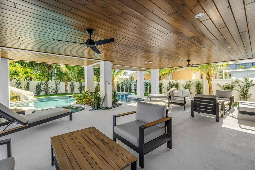 Active With Contract: $5,000,000 (6 beds, 6 baths, 3279 Square Feet)