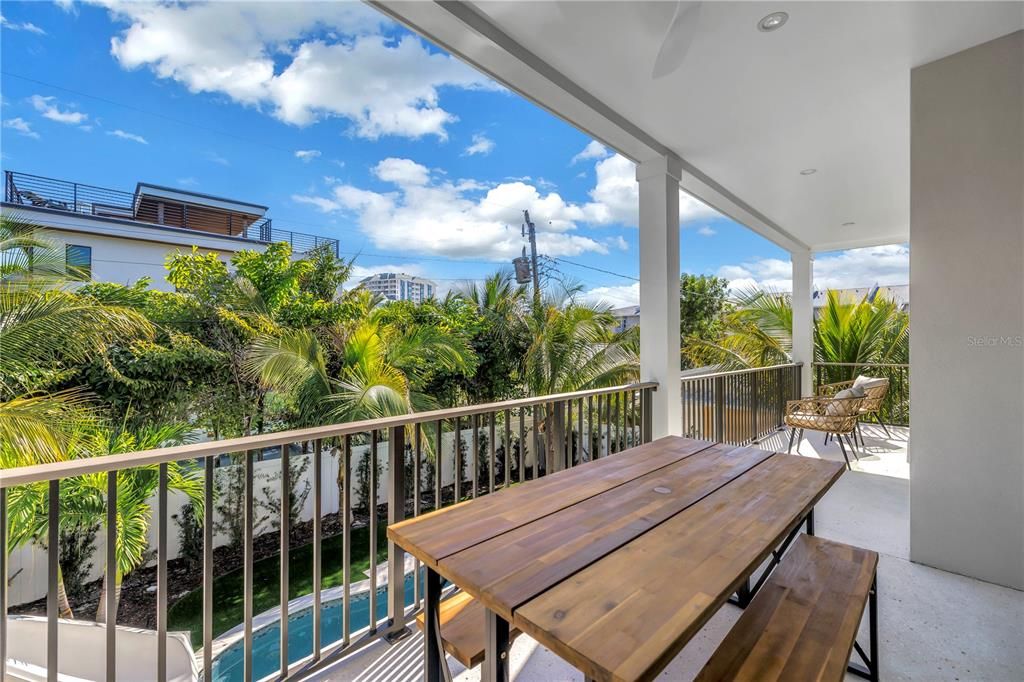 Active With Contract: $5,000,000 (6 beds, 6 baths, 3279 Square Feet)