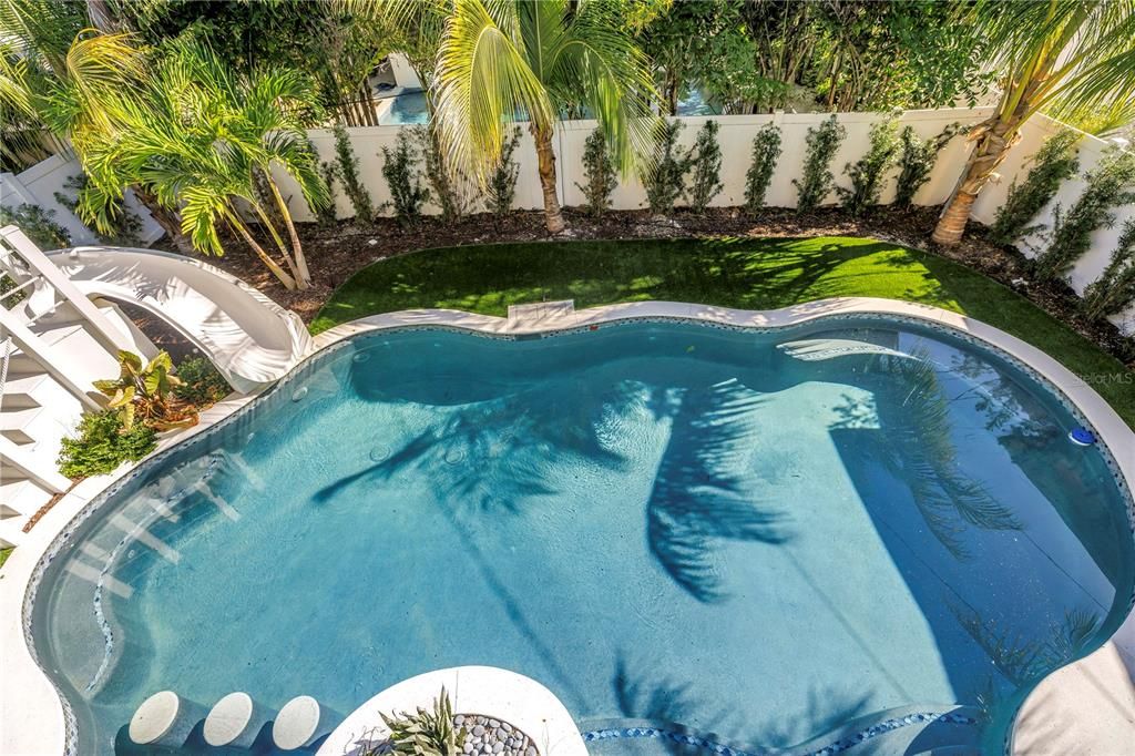 Active With Contract: $5,000,000 (6 beds, 6 baths, 3279 Square Feet)