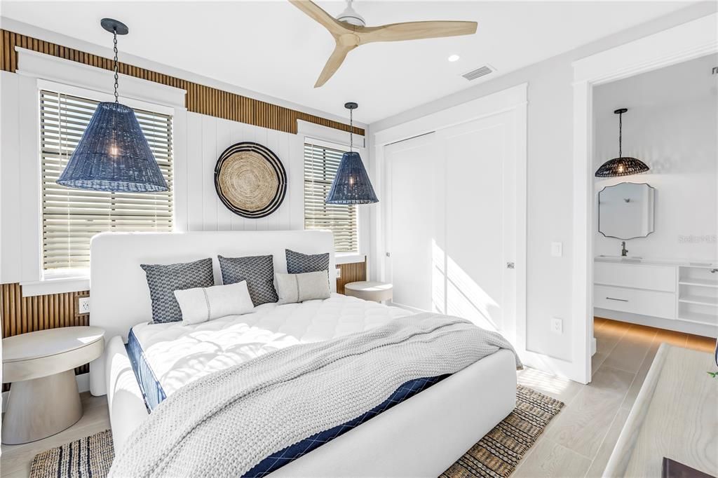 Active With Contract: $5,000,000 (6 beds, 6 baths, 3279 Square Feet)