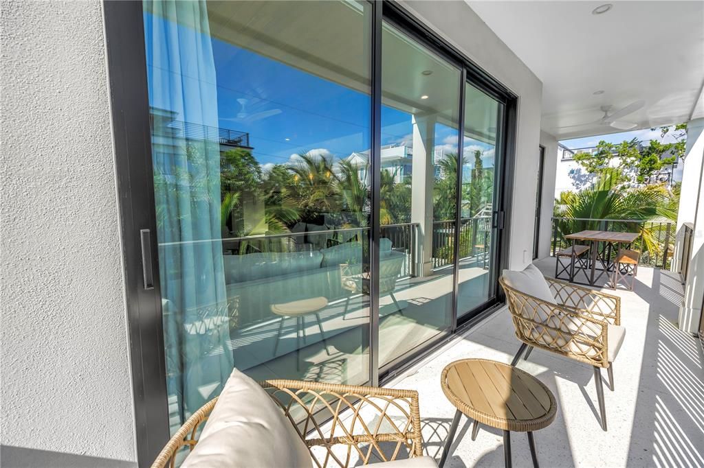 Active With Contract: $5,000,000 (6 beds, 6 baths, 3279 Square Feet)