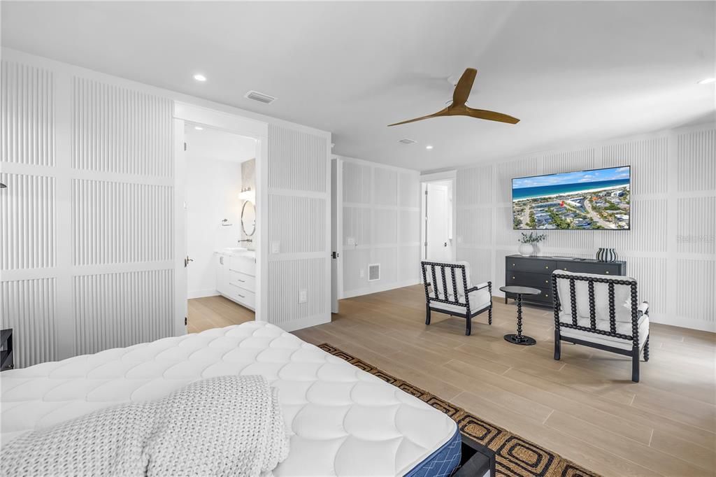 Active With Contract: $5,000,000 (6 beds, 6 baths, 3279 Square Feet)