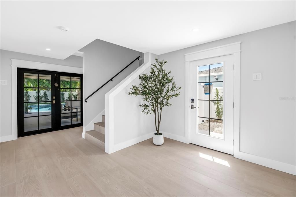 Active With Contract: $5,000,000 (6 beds, 6 baths, 3279 Square Feet)