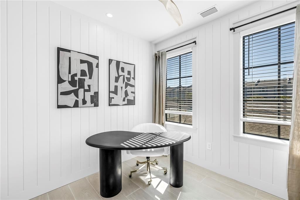 Active With Contract: $5,000,000 (6 beds, 6 baths, 3279 Square Feet)