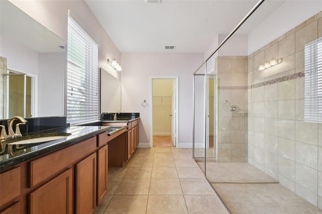 待售: $895,000 (5 贝兹, 3 浴室, 4497 平方英尺)