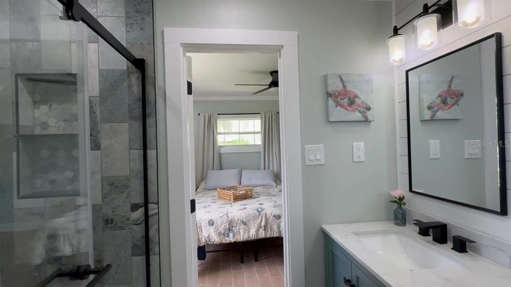 For Sale: $255,000 (2 beds, 2 baths, 1128 Square Feet)