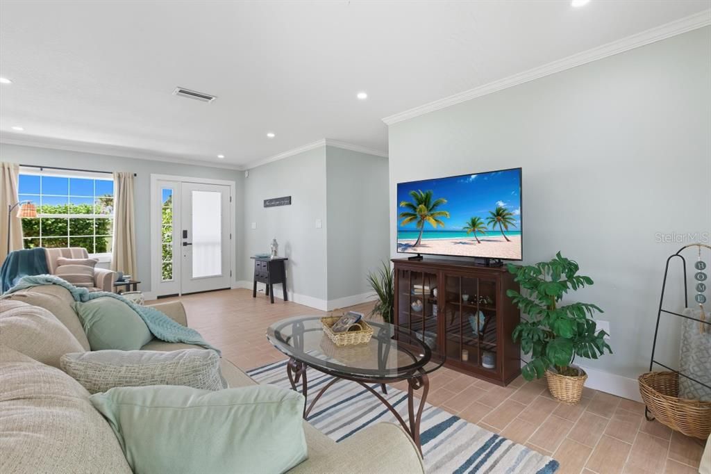 For Sale: $255,000 (2 beds, 2 baths, 1128 Square Feet)