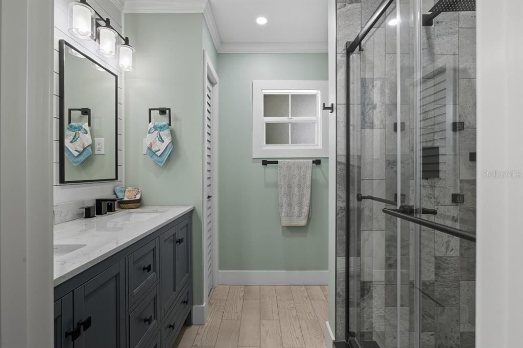 For Sale: $255,000 (2 beds, 2 baths, 1128 Square Feet)