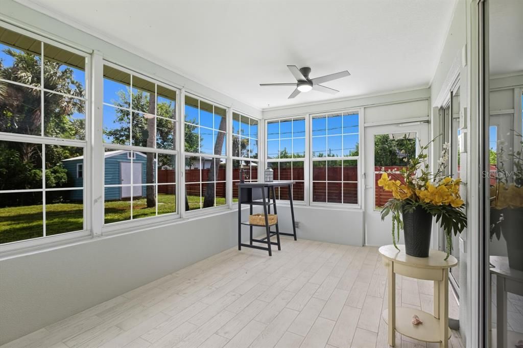 For Sale: $255,000 (2 beds, 2 baths, 1128 Square Feet)