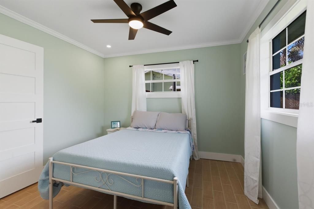 For Sale: $255,000 (2 beds, 2 baths, 1128 Square Feet)