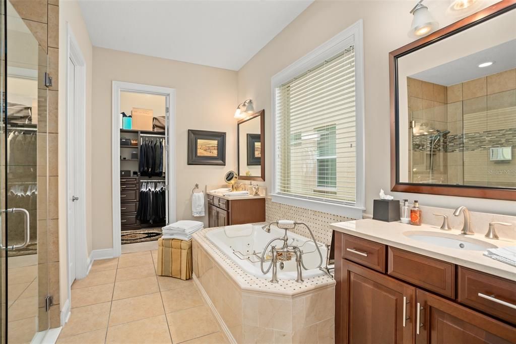 For Sale: $799,000 (4 beds, 4 baths, 3468 Square Feet)