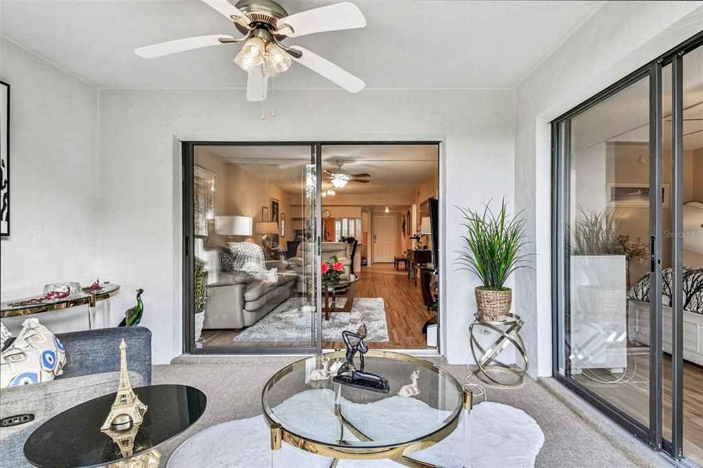 待售: $248,000 (2 贝兹, 2 浴室, 983 平方英尺)