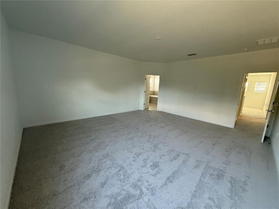 For Rent: $3,290 (5 beds, 3 baths, 3468 Square Feet)