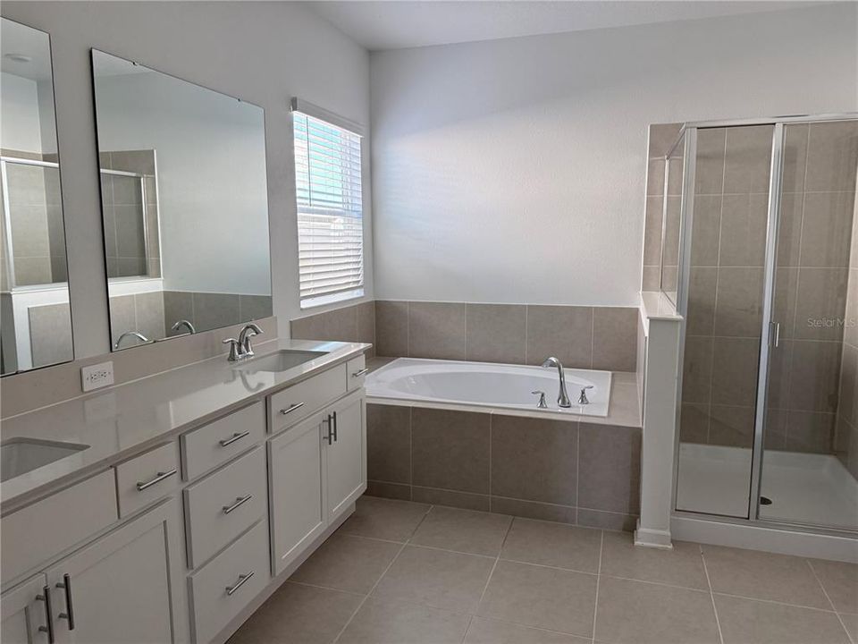 For Rent: $3,290 (5 beds, 3 baths, 3468 Square Feet)