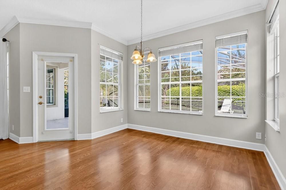 Active With Contract: $301,500 (2 beds, 2 baths, 1439 Square Feet)