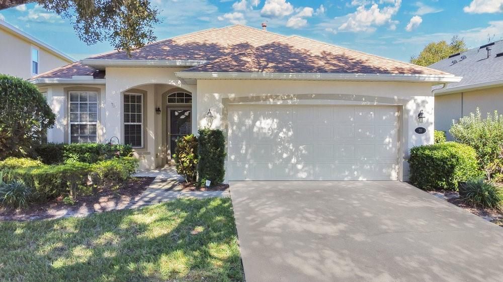 Active With Contract: $301,500 (2 beds, 2 baths, 1439 Square Feet)