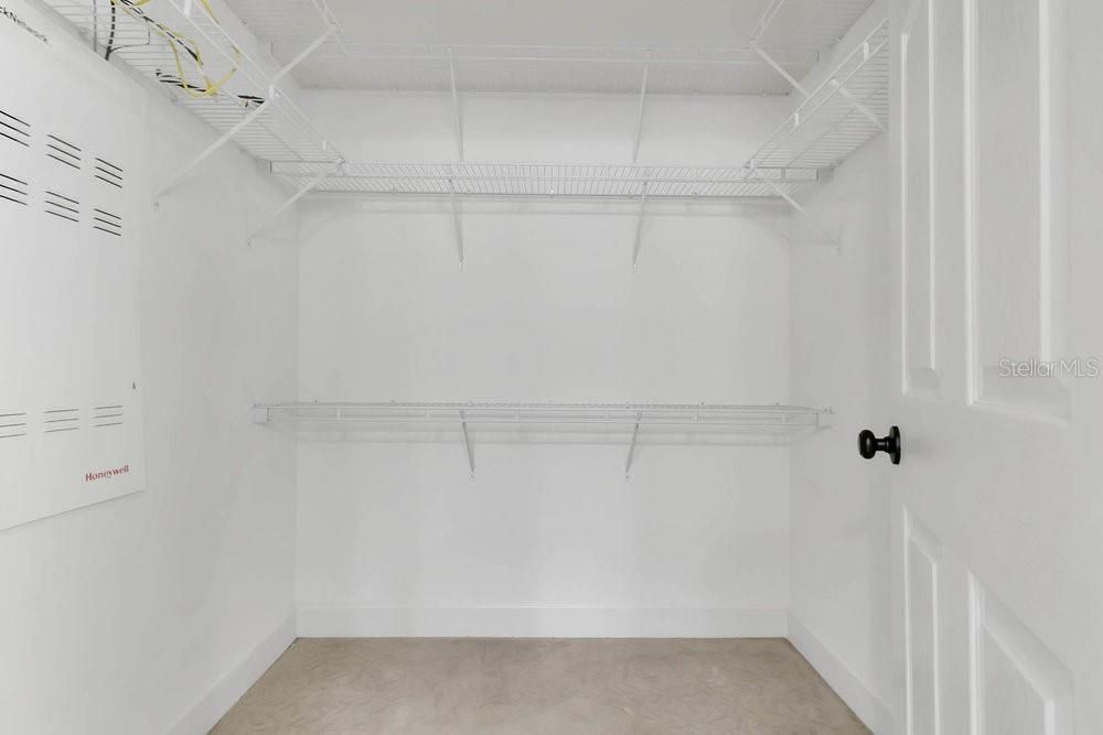 Active With Contract: $301,500 (2 beds, 2 baths, 1439 Square Feet)