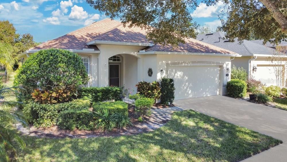 Active With Contract: $301,500 (2 beds, 2 baths, 1439 Square Feet)