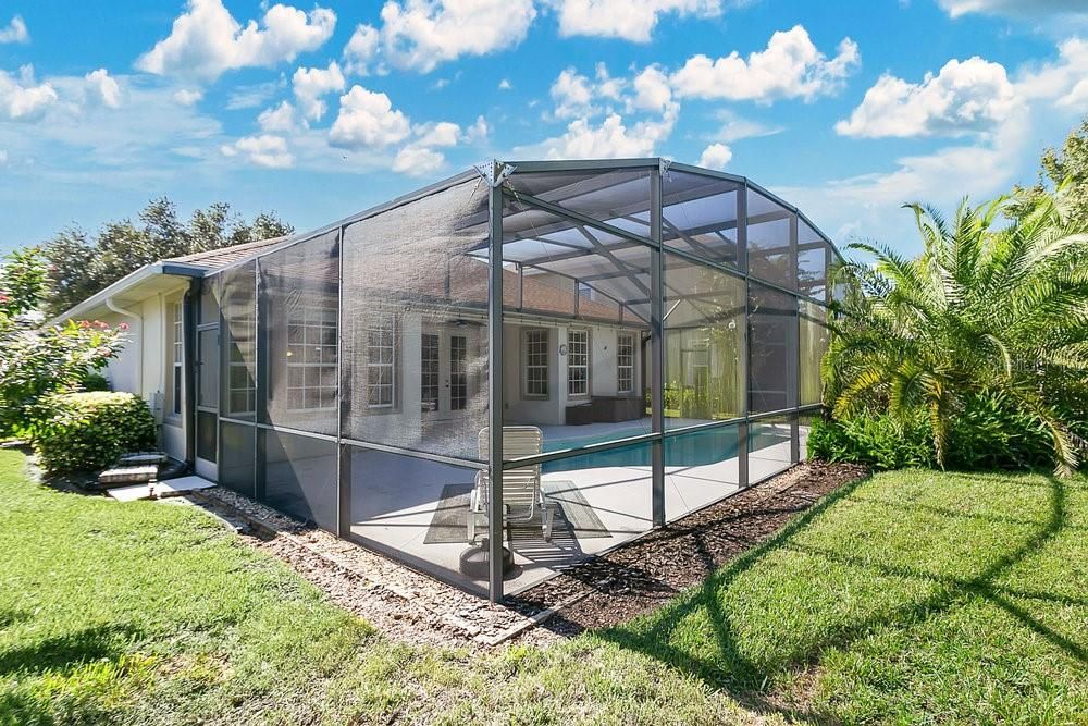 Active With Contract: $301,500 (2 beds, 2 baths, 1439 Square Feet)