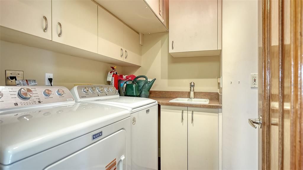 For Sale: $2,100,000 (2 beds, 2 baths, 2274 Square Feet)