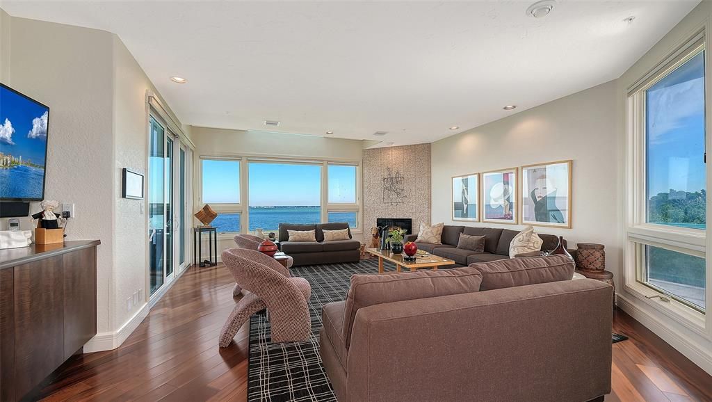 For Sale: $2,100,000 (2 beds, 2 baths, 2274 Square Feet)