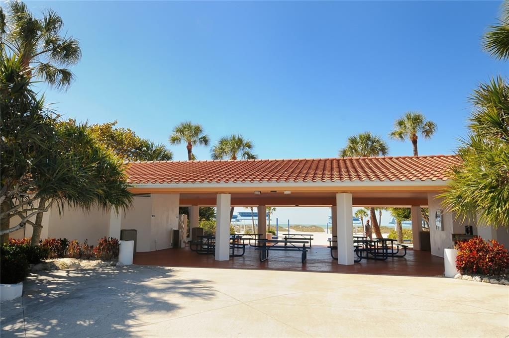 For Sale: $2,100,000 (2 beds, 2 baths, 2274 Square Feet)