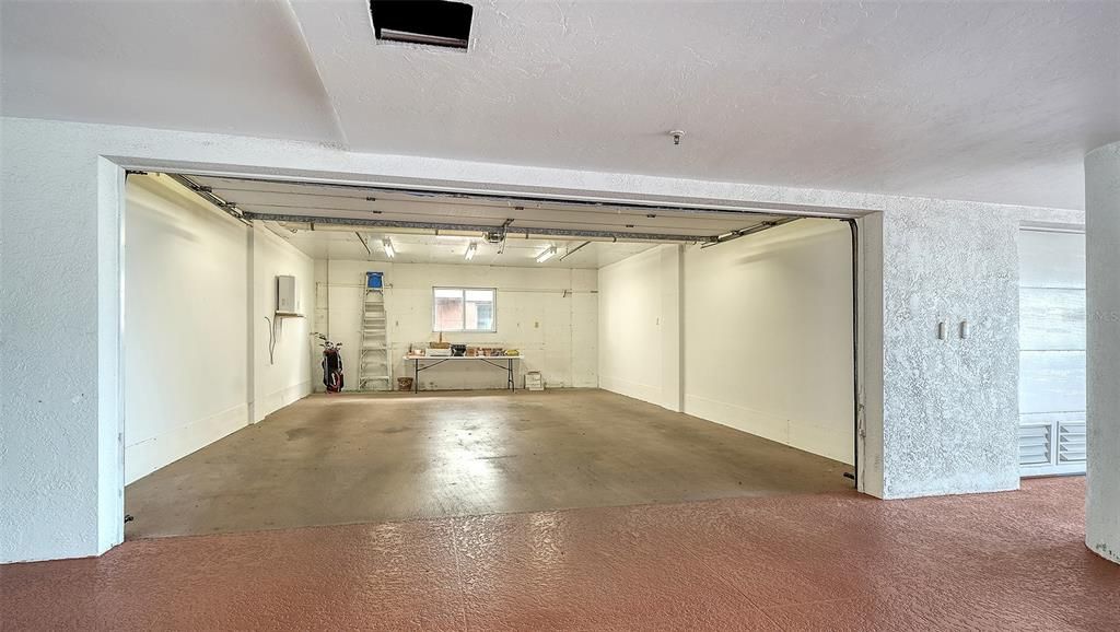 For Sale: $2,100,000 (2 beds, 2 baths, 2274 Square Feet)