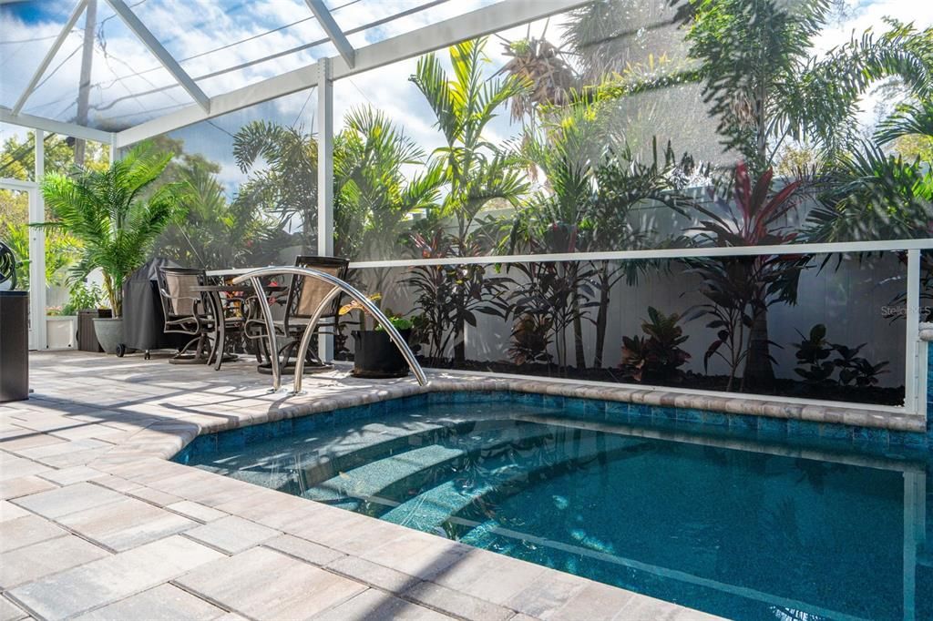 Active With Contract: $1,399,995 (3 beds, 3 baths, 2702 Square Feet)