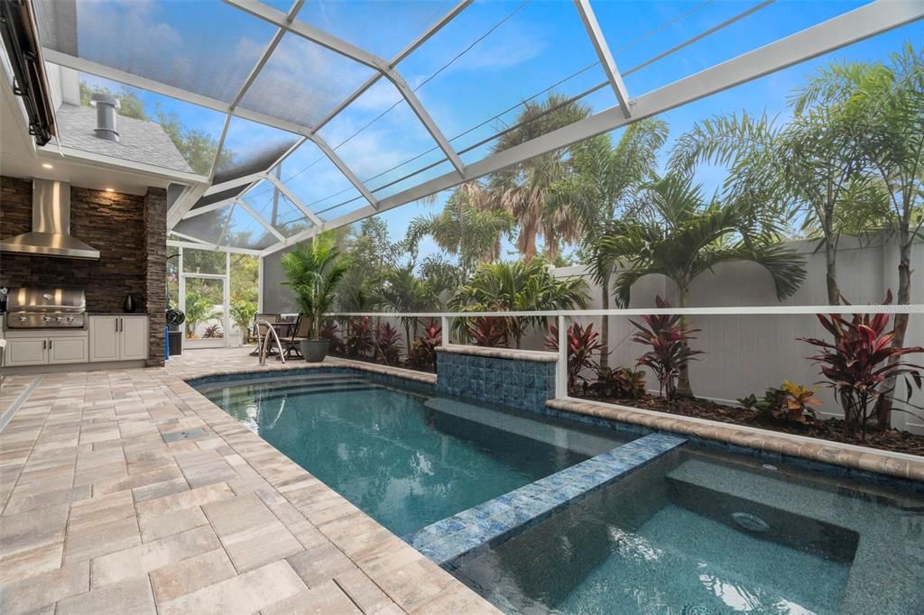 Active With Contract: $1,399,995 (3 beds, 3 baths, 2702 Square Feet)