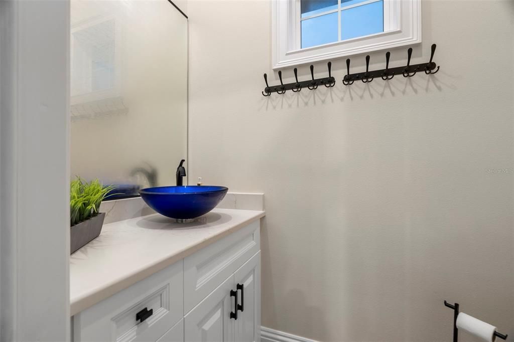 Active With Contract: $1,399,995 (3 beds, 3 baths, 2702 Square Feet)