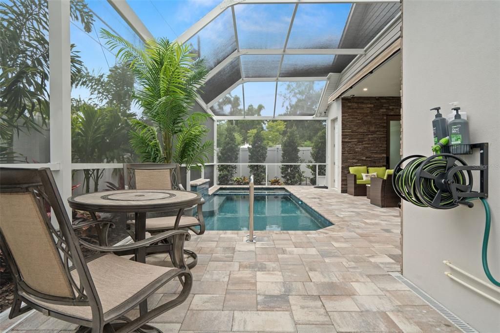 Active With Contract: $1,399,995 (3 beds, 3 baths, 2702 Square Feet)