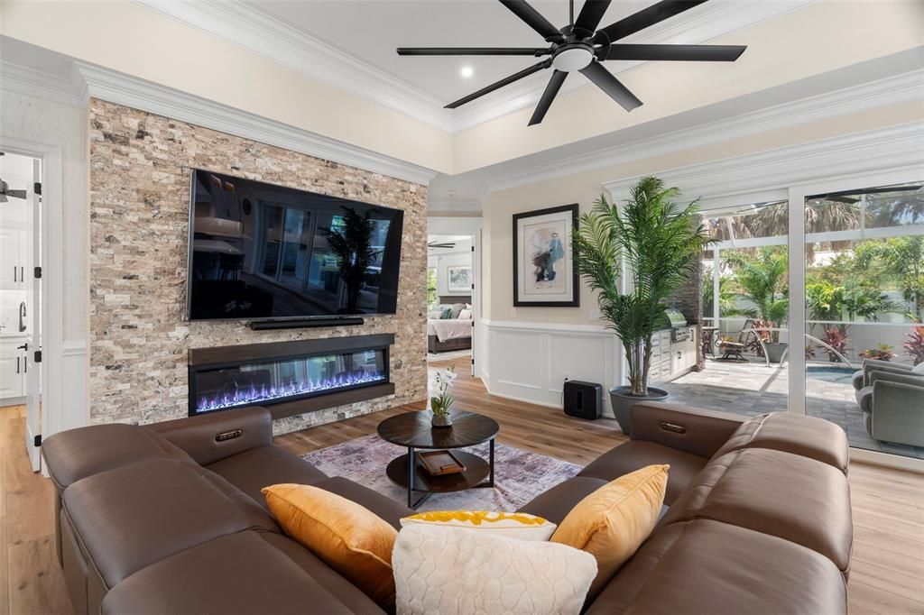 Active With Contract: $1,399,995 (3 beds, 3 baths, 2702 Square Feet)