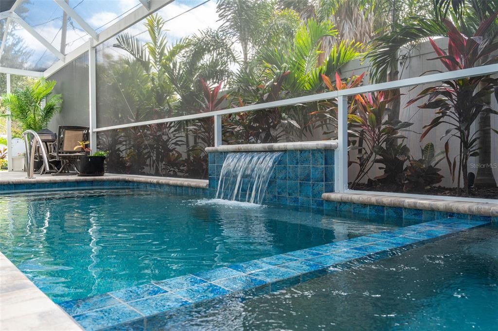 Active With Contract: $1,399,995 (3 beds, 3 baths, 2702 Square Feet)