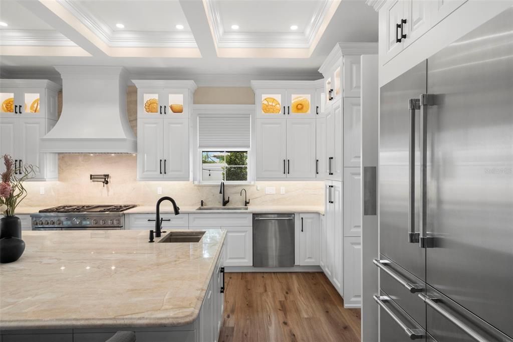 Active With Contract: $1,399,995 (3 beds, 3 baths, 2702 Square Feet)