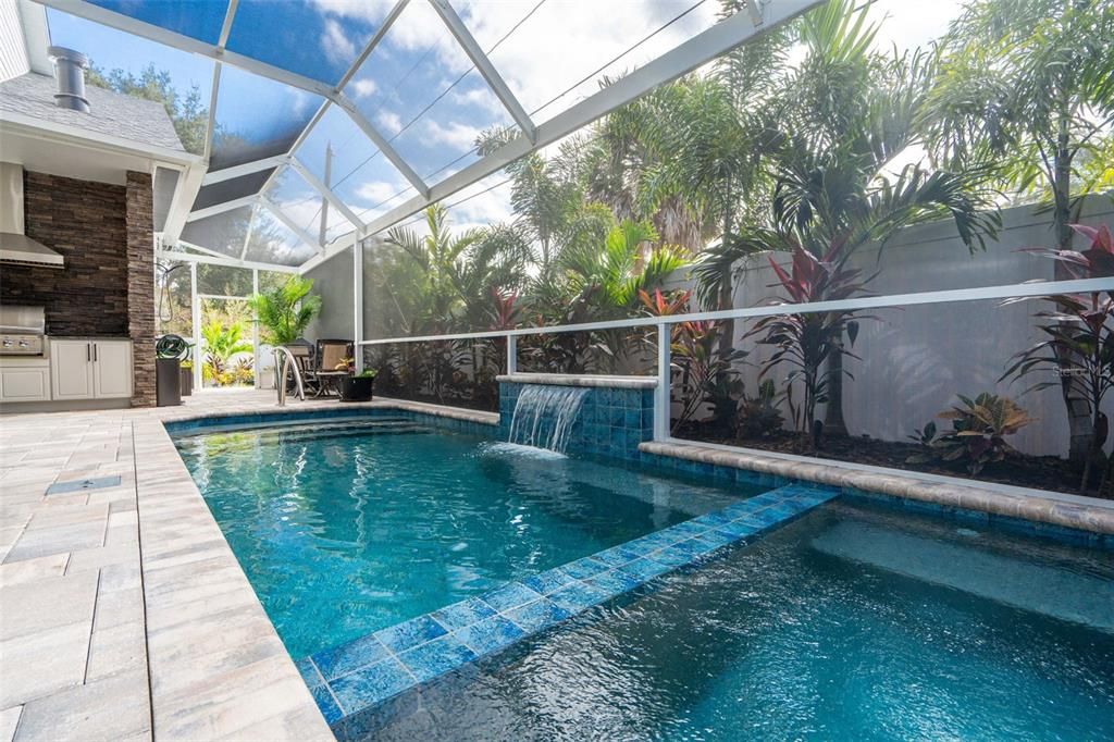 Active With Contract: $1,399,995 (3 beds, 3 baths, 2702 Square Feet)