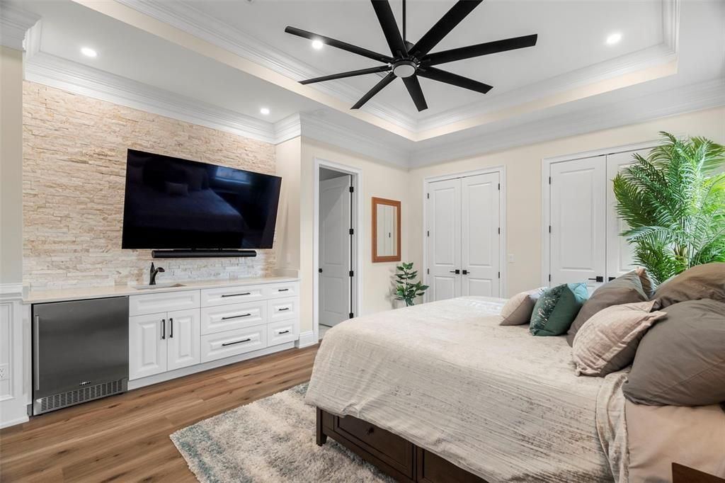 Active With Contract: $1,399,995 (3 beds, 3 baths, 2702 Square Feet)