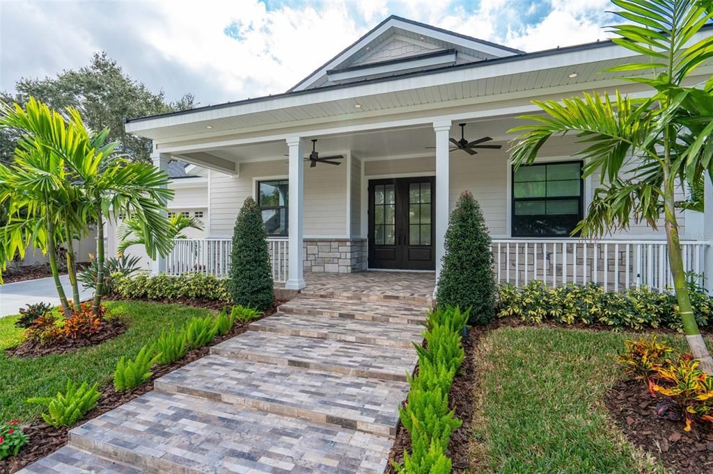 Active With Contract: $1,399,995 (3 beds, 3 baths, 2702 Square Feet)