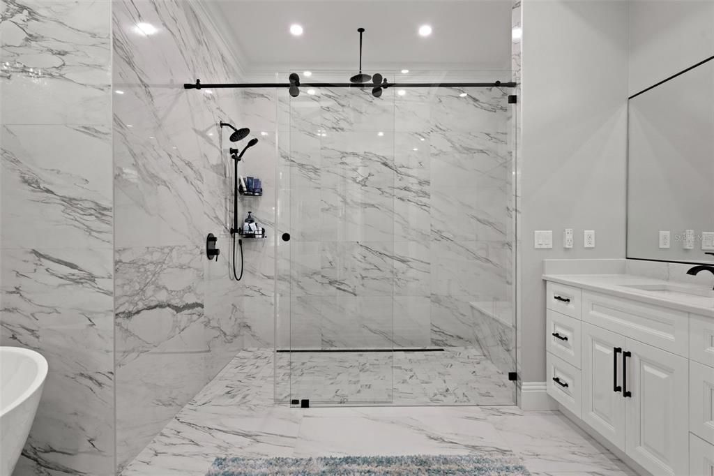 Active With Contract: $1,399,995 (3 beds, 3 baths, 2702 Square Feet)