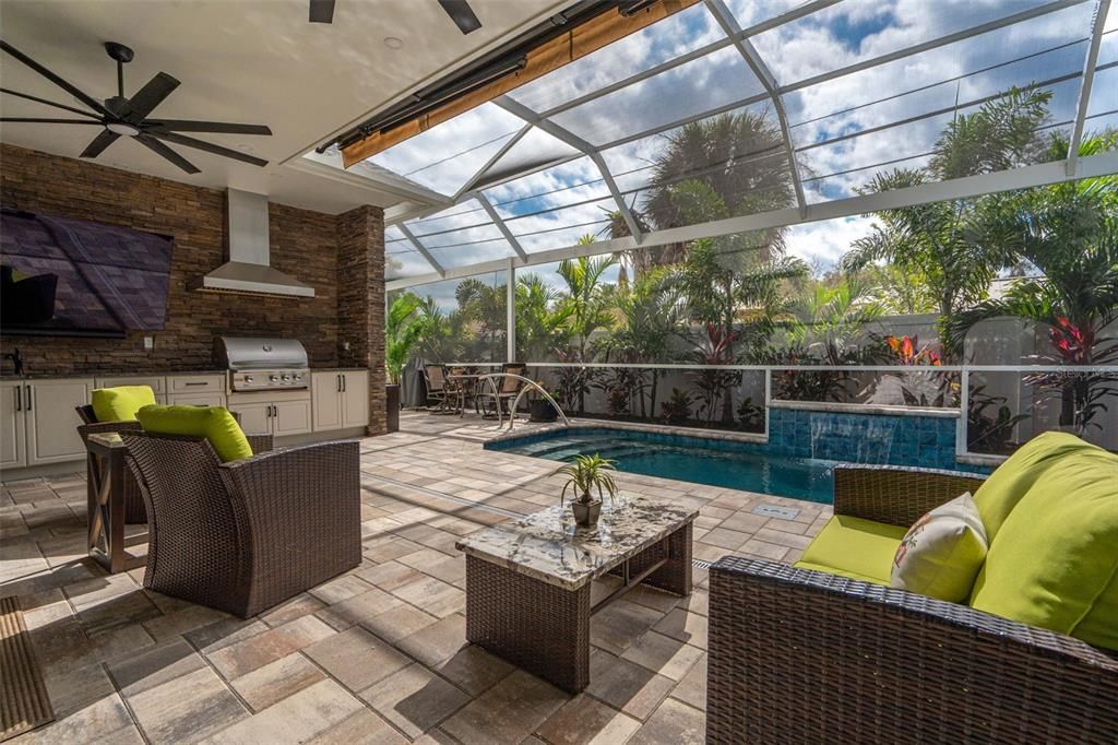 Active With Contract: $1,399,995 (3 beds, 3 baths, 2702 Square Feet)