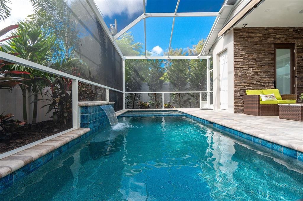 Active With Contract: $1,399,995 (3 beds, 3 baths, 2702 Square Feet)