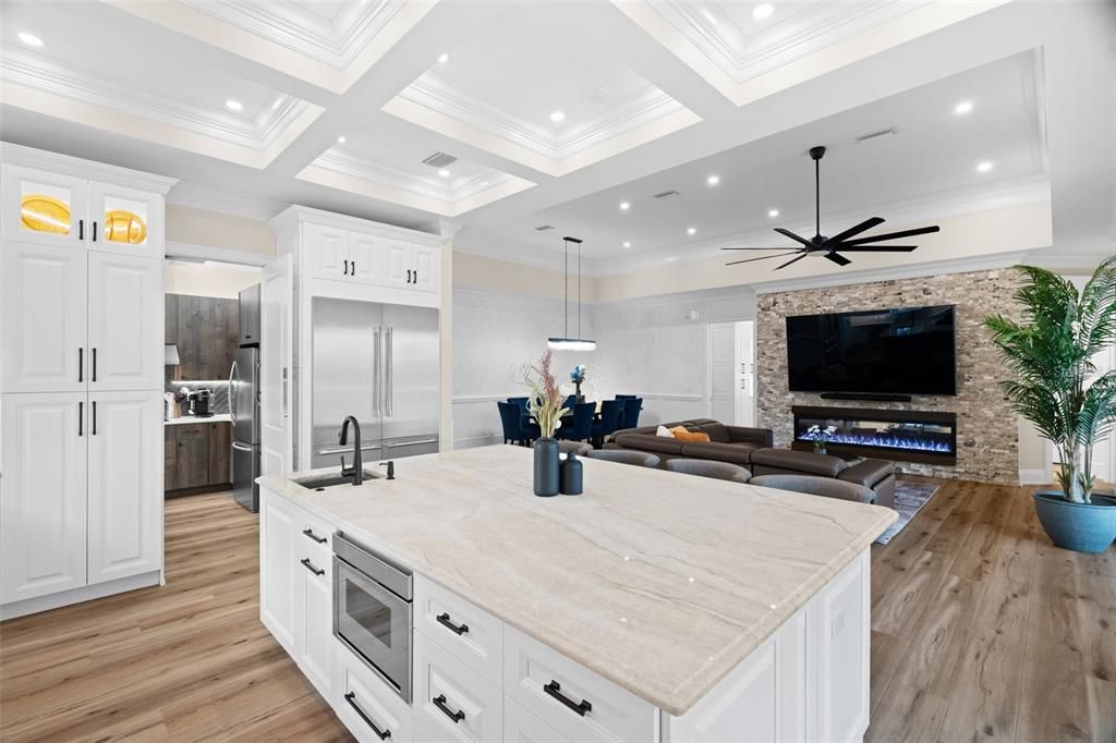 Active With Contract: $1,399,995 (3 beds, 3 baths, 2702 Square Feet)