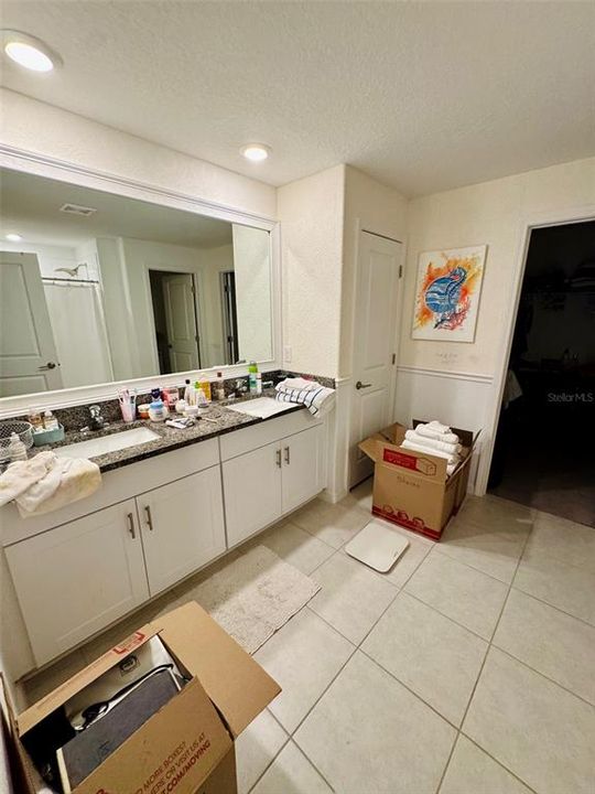 For Sale: $349,900 (4 beds, 2 baths, 1935 Square Feet)