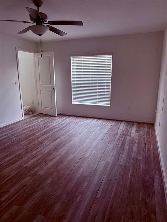 For Sale: $349,900 (4 beds, 2 baths, 1935 Square Feet)