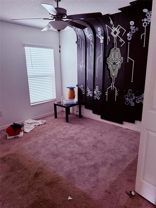 For Sale: $349,900 (4 beds, 2 baths, 1935 Square Feet)