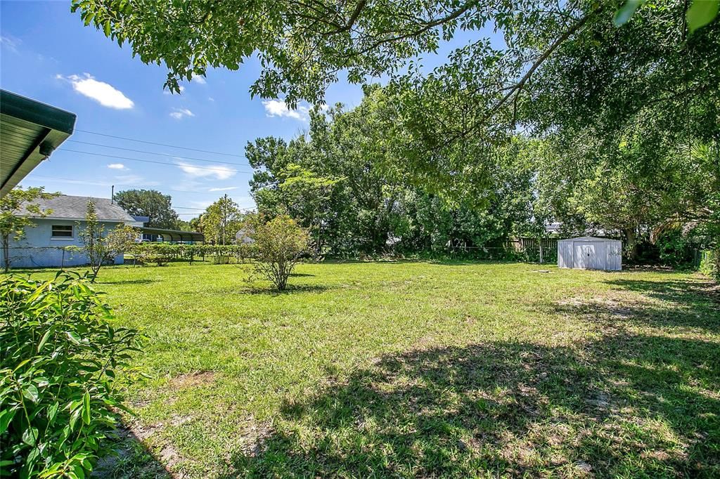 合同活跃: $300,000 (3 贝兹, 2 浴室, 1012 平方英尺)