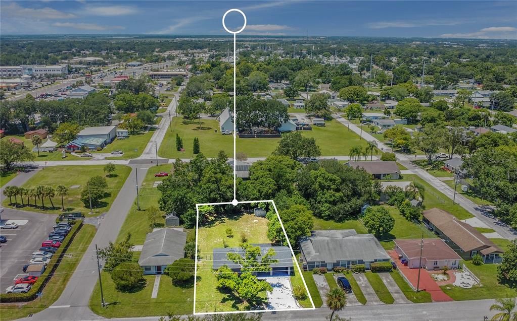 合同活跃: $300,000 (3 贝兹, 2 浴室, 1012 平方英尺)