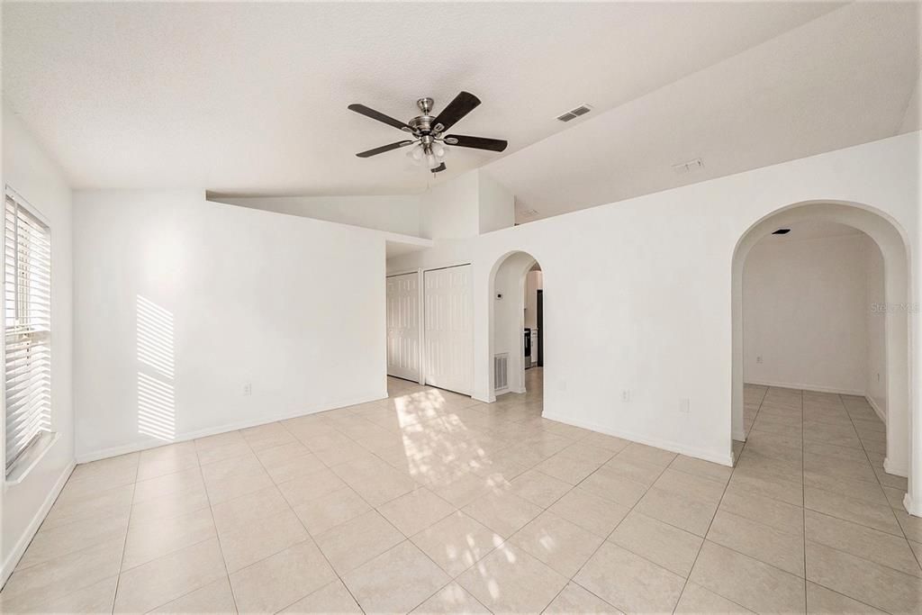 В аренду: $1,750 (3 спален, 2 ванн, 1158 Квадратных фут)