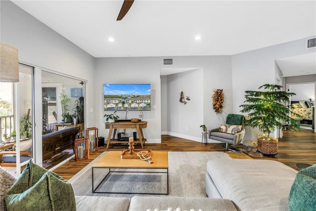 待售: $409,000 (3 贝兹, 2 浴室, 1450 平方英尺)