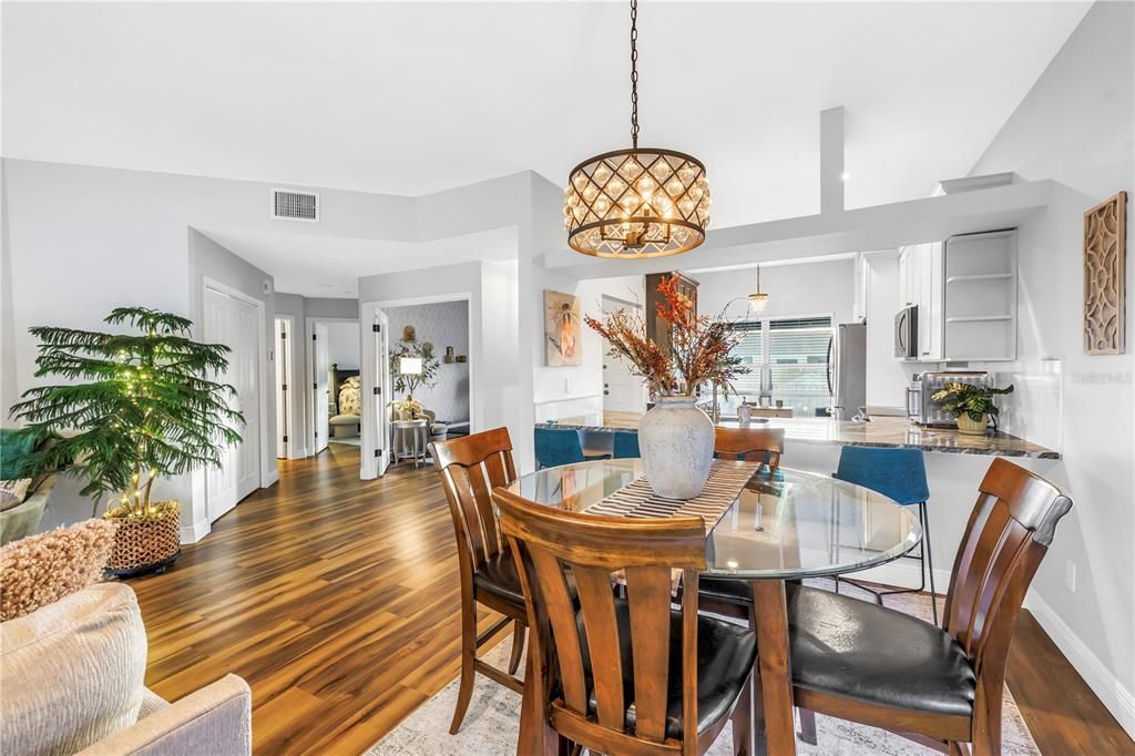 待售: $409,000 (3 贝兹, 2 浴室, 1450 平方英尺)