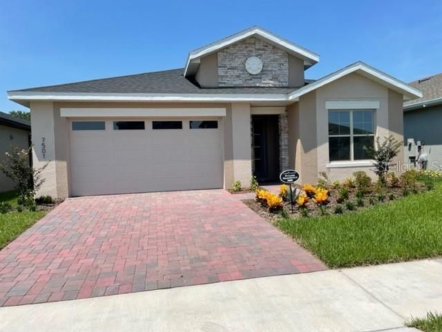 For Rent: $2,400 (3 beds, 2 baths, 1935 Square Feet)